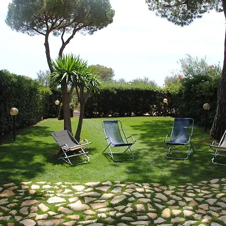 Pineta Sul Mare A Due Passi Dal Village Feriehus *